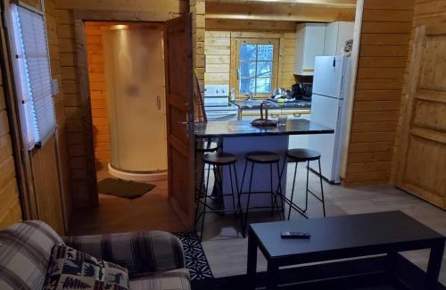 Seguin House | 2 Bedroom Retreat Cottage On Muskoka Shores