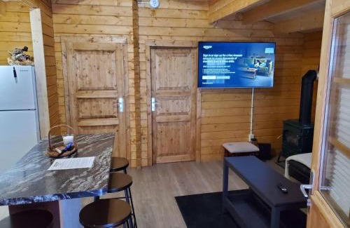Seguin House | 2 Bedroom Retreat Cottage On Muskoka Shores