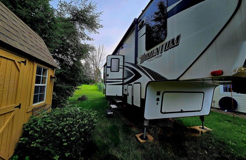 Centre Hall House | 2-bedroom RV @ Centre Hall WiFi, quiet area, ten miles from PSU campus/stadium