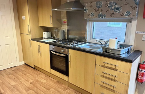 Stepps Ski Chalet | 2 Bedroom Self-Catering Chalet near Glasgow City Centre