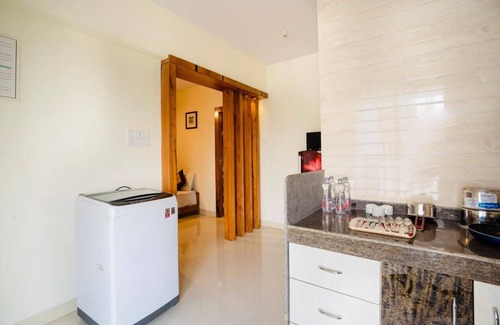 Santacruz Apartment | 2 bedroom service apartment near Mumbai Airport