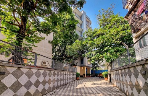 Santacruz Apartment | 2 bedroom service apartment near Mumbai Airport