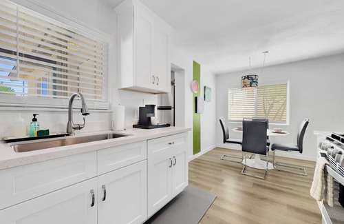 West Second Street Historic District House | 2 bedroom Stunna Downtown Mesa! Hot Tub! Come Chill