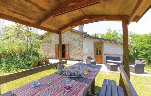 Casoli House | 2 Bedroom Stunning Home In Casoli Lu