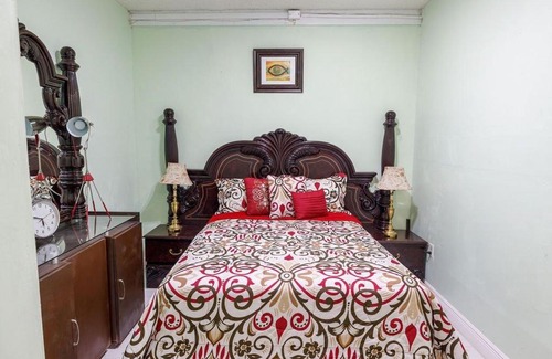 Golden Glades Apartment | 2 Bedroom Suite in North Miami