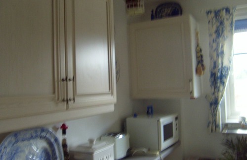 Penicuik Apartment | 2 Bedroom Top Floor Flat Within 40 mins of Edinburgh, Good Transport Links