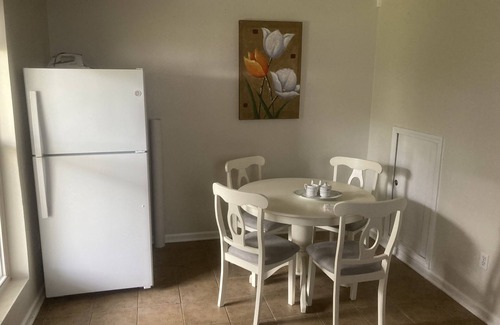 Chalmette House | 2 BEDROOM TOWNHOUSE NEAR FRENCH QUARTER