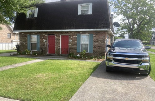 Chalmette House | 2 BEDROOM TOWNHOUSE NEAR FRENCH QUARTER