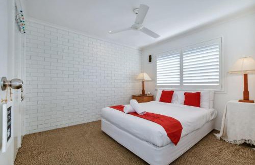 Mooloolaba Apartment | 2 Bedroom Unit Mooloolaba- Walk to the Beach