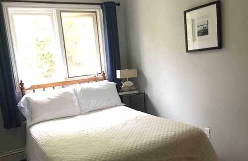 Gaspereaux Cottage | 2 Bedroom Waterfront Cottage