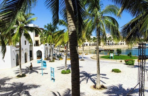 Salalah Apartment | 2-Bedroom Waterfront Retreat