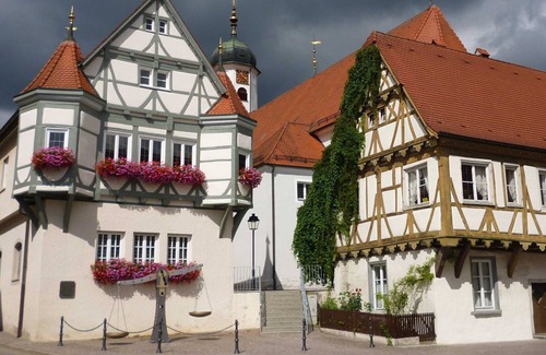 Hayingen Apartment | 2 bedrooms and large living area with kitchen - House Bross