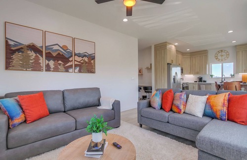 Country Club House | 2 beds 2 baths Home with Garage and amazing views near attractions in San Diego
