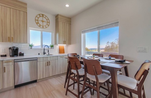 Country Club House | 2 beds 2 baths Home with Garage and amazing views near attractions in San Diego