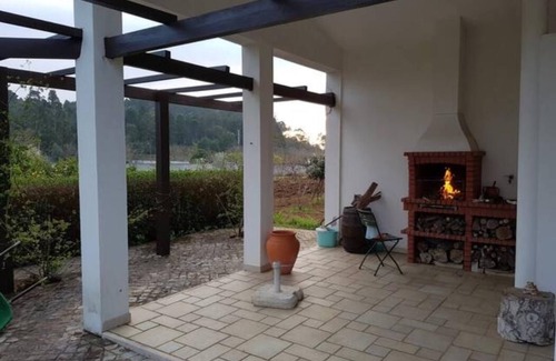 Assafarge Villa | 2-Beds, Sleeps 4, 10 min drive to Central Coimbra