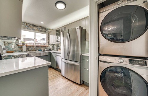 Alki Apartment | 2 Blocks to Beach Park: Cozy Seattle Townhome