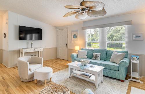 Harkers Island House | 2 Blocks to Crystal Coast Family-Friendly Retreat