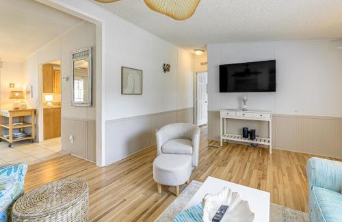 Harkers Island House | 2 Blocks to Crystal Coast Family-Friendly Retreat