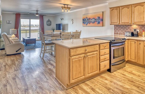 North Carolina Coast Condo | 2 BR/2.5 BA beautiful, spacious waterfront Carolina Beach condo