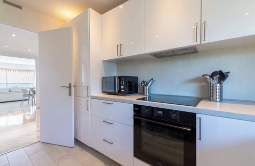 Cannes La Bocca Apartment | 2-Br Apartment Sea View & Pool – Cannes Croix des Gardes