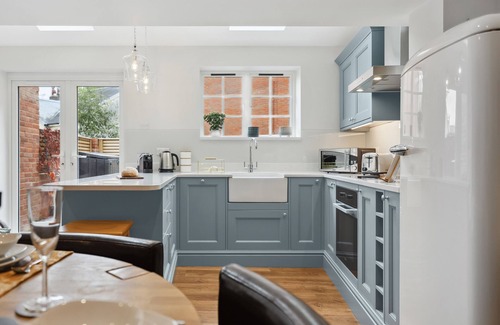Winchester House | 2-BR Cosy Retreat, w/Garden, central Winchester