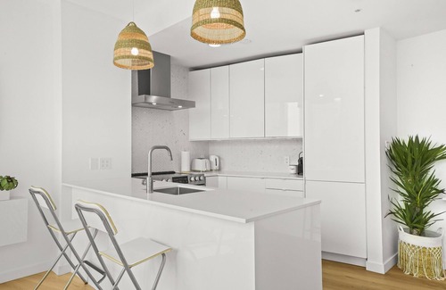 Downtown Vancouver Condo | 2 BR Downtown Oasis, AC & stunning views