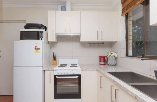 Mount Lawley Apartment | 2 BR getaway! 4.8km to CBD & 10km to airport