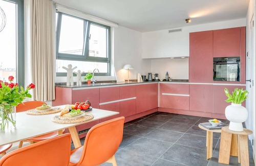 University District Apartment | 2-BR Getaway with MAS view