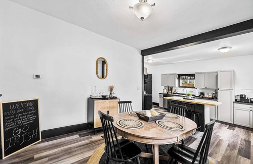 Northeast South Bend House | 2 BR Home 1 mile from Notre Dame! Sleeps 6 people! Not owner occupied.