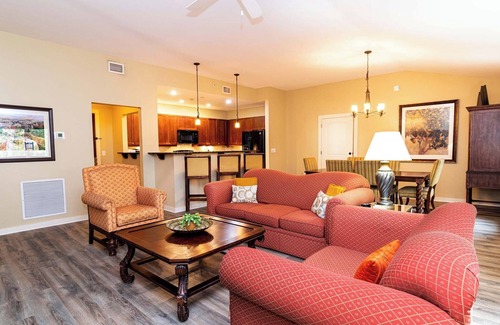 St. Augustine Condo | 2-BR King beds-private balcony-large kitchen-community pool & hot tub!