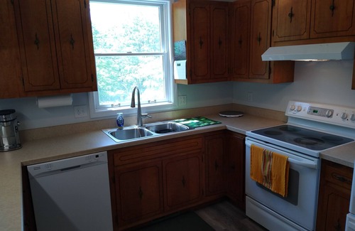 Fulda Cottage | 2-BR loft home, private lake for fishing/swimming, Tell City area rural estate