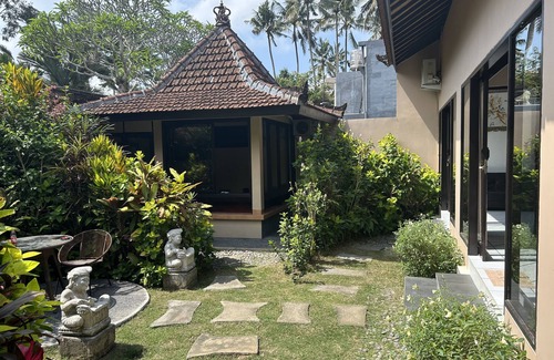 Lodtunduh Villa | 2-BR Ubud Villa - Front Page GS With Big Living Room & Private Workspace.