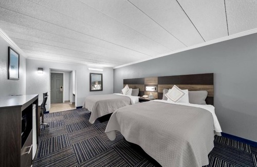 Teaticket Hotel | 2 Budget Cape Cod Rooms – Relaxed Setting Close to the Beach & Local Attractions