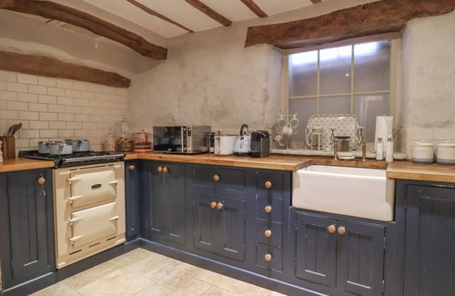Knaresborough House | 2 CASTLEGATE, pet friendly, with a garden in Knaresborough