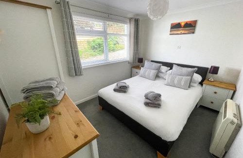 Newquay Apartment | 2 Chatsworth Riverscape Apartments - Peaceful apartment in great location with free parking overlooking the Gannel just a short walk from Newquays incredible beaches and local amenities