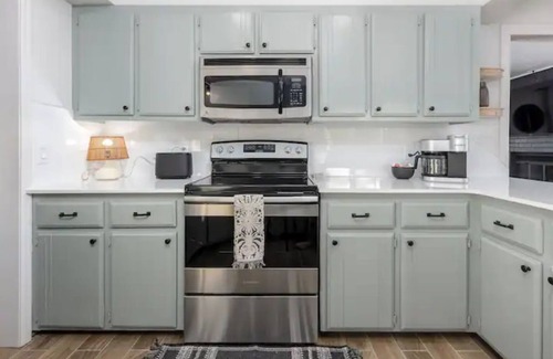 Moore House | 2 Clean and Updated Homes for Large Families in Moore