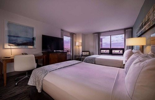 Pacific Terrace Hotel | 2 Connecting Suites at a 4⭐️ Hotel