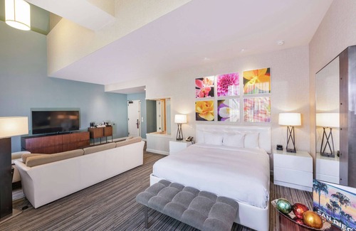 Pacific Terrace Hotel | 2 Connecting Suites at a 4⭐️ Hotel