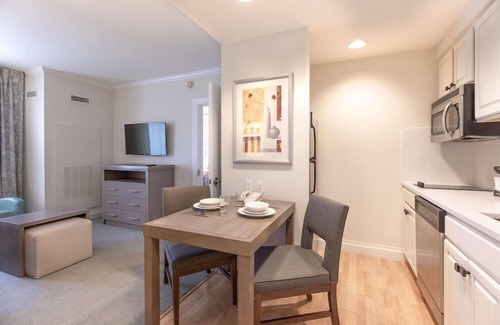 Palm Beach Gardens Apartment | 2 Connecting Suites at a Hotel