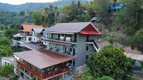 Bokeo Province Boat Rental | 2 days Mekong cruise package with Mekong Lover Cruise from Houay Xay to Luang Prabang or Mekong cruise from Luang Prabang to Huay Xai - Thailand