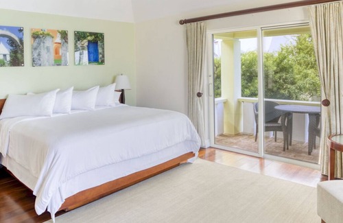 Paget House | 2 Deluxe Rooms at Newstead Belmont Hills Golf Resort and Spa