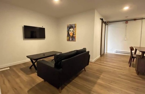 Clairmont Apartment | 2 Double Private Trendy Executive Urban Loft Suites