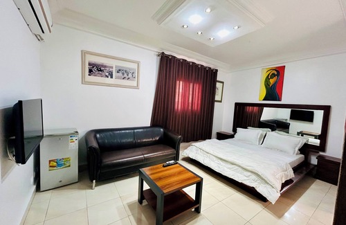 Ouakam Bed & Breakfast | 2 Double rooms with private SBD