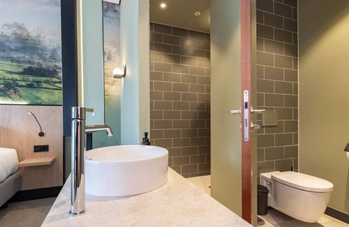 Marknesse Hotel | 2 Elegant Stays – Perfect Base for Giethoorn & Dutch Lake District