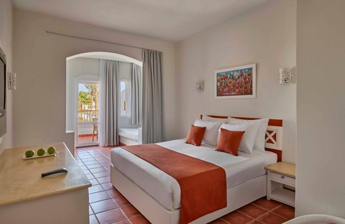 El Quseir Hotel | 2 Family Rooms w/Garden View l 3 Pools, Tennis, Yoga, Diving & Buffet Dining