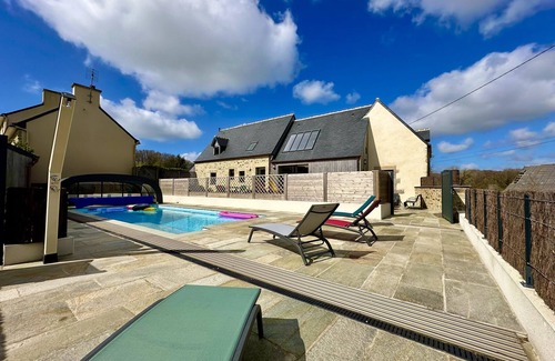 Bourg-Blanc Villa | 2 Gîtes à la campagne 14 pers, piscine, jacuzzi