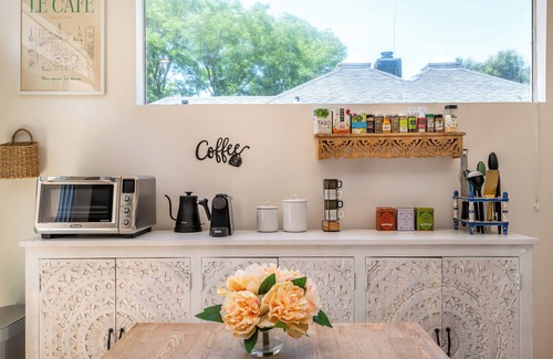 Calabasas Apartment | 2 Gorgeous Apartments for the Price of 1: Comfy beds, Fireplace, Mountain View