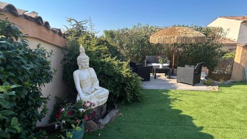 Roquebrune-sur-Argens Apartment | 2 hébergements - 10 couchages - parking, piscine, jacuzzi - convivialité