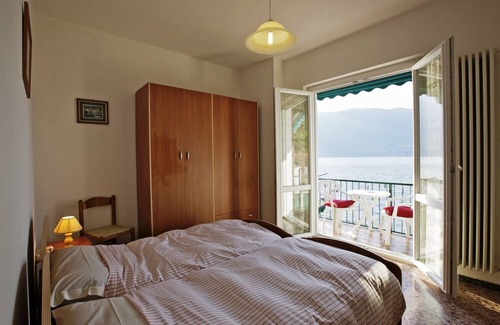 Zenna Apartment | 2 bedroom apartment in small residence right on the beach