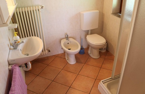 Zenna House | 2 bedroom house in small residence right on the beach